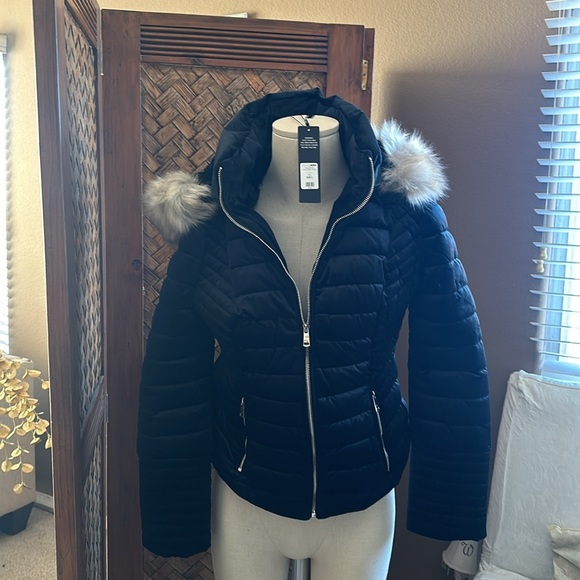 BRAND NEW Fashion Nova NWT Large Velour Puffer Jacket - Black - Picture 5 of 9